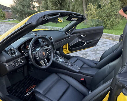 Желтый Порше Бокстер, объемом двигателя 1.99 л и пробегом 28 тыс. км за 75555 $, фото 42 на Automoto.ua