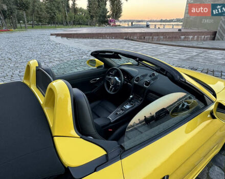 Желтый Порше Бокстер, объемом двигателя 1.99 л и пробегом 28 тыс. км за 75555 $, фото 54 на Automoto.ua
