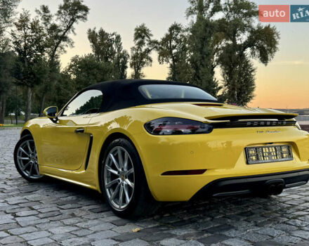 Желтый Порше Бокстер, объемом двигателя 1.99 л и пробегом 28 тыс. км за 75555 $, фото 126 на Automoto.ua