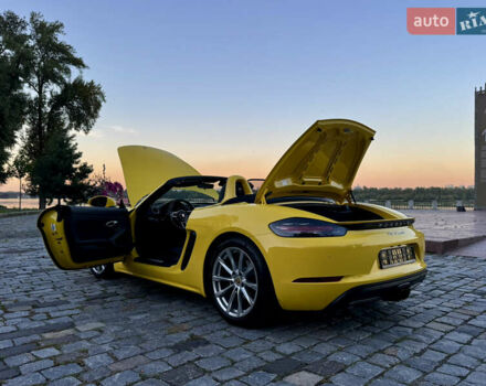 Желтый Порше Бокстер, объемом двигателя 1.99 л и пробегом 28 тыс. км за 75555 $, фото 88 на Automoto.ua