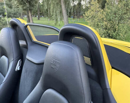 Желтый Порше Бокстер, объемом двигателя 1.99 л и пробегом 28 тыс. км за 75555 $, фото 51 на Automoto.ua