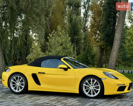 Желтый Порше Бокстер, объемом двигателя 1.99 л и пробегом 28 тыс. км за 75555 $, фото 158 на Automoto.ua
