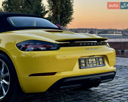 Желтый Порше Бокстер, объемом двигателя 1.99 л и пробегом 28 тыс. км за 75555 $, фото 127 на Automoto.ua