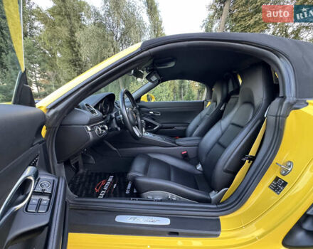 Желтый Порше Бокстер, объемом двигателя 1.99 л и пробегом 28 тыс. км за 75555 $, фото 31 на Automoto.ua