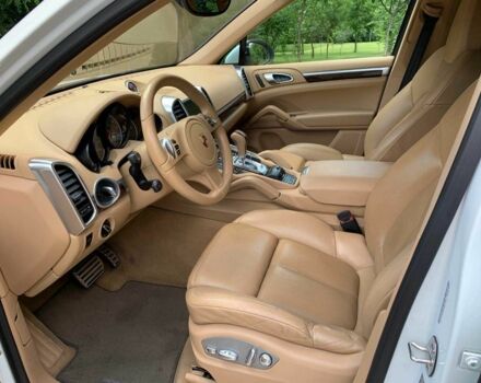 Белый Порше Кайене С Гибрид, объемом двигателя 3 л и пробегом 160 тыс. км за 19000 $, фото 4 на Automoto.ua