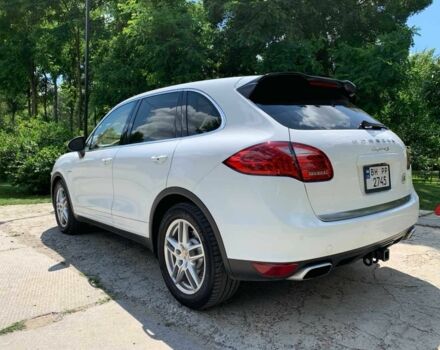 Белый Порше Кайене С Гибрид, объемом двигателя 3 л и пробегом 160 тыс. км за 19000 $, фото 3 на Automoto.ua