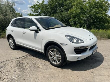 Білий Порше Кайене С Гібрид, об'ємом двигуна 3 л та пробігом 150 тис. км за 20000 $, фото 1 на Automoto.ua