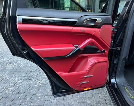 Черный Порше Кайене С Гибрид, объемом двигателя 3 л и пробегом 180 тыс. км за 34800 $, фото 9 на Automoto.ua