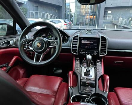 Черный Порше Кайене С Гибрид, объемом двигателя 3 л и пробегом 180 тыс. км за 34800 $, фото 23 на Automoto.ua