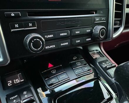 Черный Порше Кайене С Гибрид, объемом двигателя 3 л и пробегом 180 тыс. км за 34800 $, фото 17 на Automoto.ua