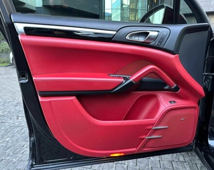 Черный Порше Кайене С Гибрид, объемом двигателя 3 л и пробегом 180 тыс. км за 34800 $, фото 10 на Automoto.ua