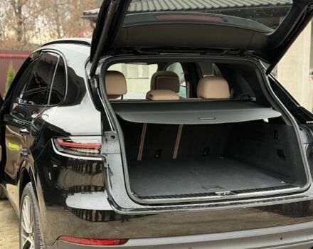 Черный Порше Кайене С Гибрид, объемом двигателя 3 л и пробегом 45 тыс. км за 67000 $, фото 8 на Automoto.ua