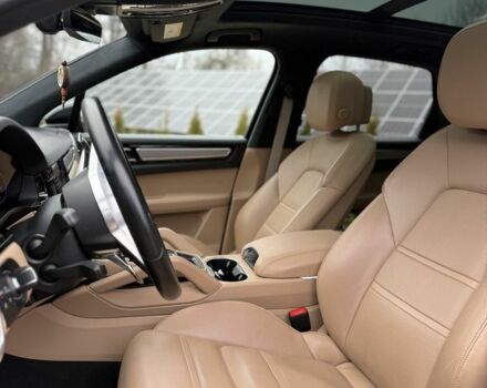 Черный Порше Кайене С Гибрид, объемом двигателя 3 л и пробегом 45 тыс. км за 67000 $, фото 4 на Automoto.ua