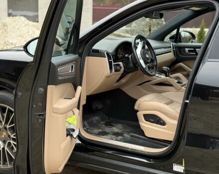 Черный Порше Кайене С Гибрид, объемом двигателя 3 л и пробегом 45 тыс. км за 67000 $, фото 3 на Automoto.ua