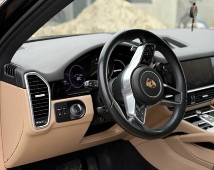 Черный Порше Кайене С Гибрид, объемом двигателя 3 л и пробегом 45 тыс. км за 67000 $, фото 5 на Automoto.ua