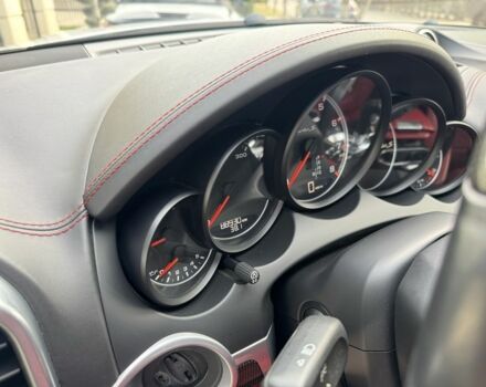 Білий Порше Каєн Турбо С, об'ємом двигуна 4.8 л та пробігом 89 тис. км за 29999 $, фото 12 на Automoto.ua