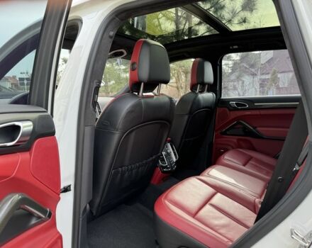 Білий Порше Каєн Турбо С, об'ємом двигуна 4.8 л та пробігом 89 тис. км за 29999 $, фото 16 на Automoto.ua