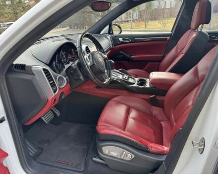 Білий Порше Каєн Турбо С, об'ємом двигуна 4.8 л та пробігом 89 тис. км за 29999 $, фото 8 на Automoto.ua