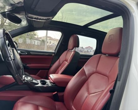 Білий Порше Каєн Турбо С, об'ємом двигуна 4.8 л та пробігом 89 тис. км за 29999 $, фото 14 на Automoto.ua