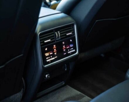 Черный Порше Каен Турбо С, объемом двигателя 4 л и пробегом 24 тыс. км за 29600 $, фото 9 на Automoto.ua