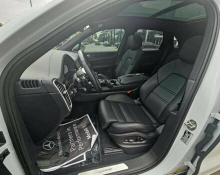 Белый Порше Каен Турбо, объемом двигателя 0 л и пробегом 16 тыс. км за 72400 $, фото 11 на Automoto.ua