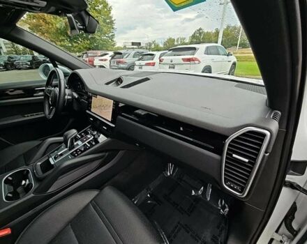 Белый Порше Каен Турбо, объемом двигателя 0 л и пробегом 16 тыс. км за 72400 $, фото 4 на Automoto.ua