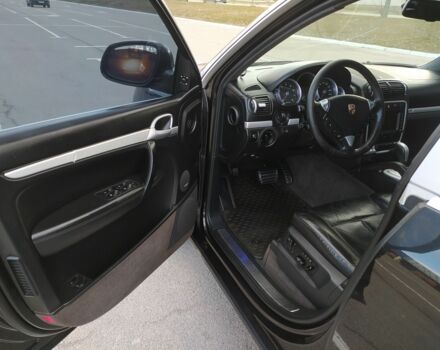 Чорний Порше Cayenne Turbo, об'ємом двигуна 0.45 л та пробігом 213 тис. км за 7489 $, фото 7 на Automoto.ua