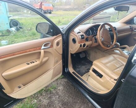 Чорний Порше Cayenne Turbo, об'ємом двигуна 4.5 л та пробігом 273 тис. км за 10462 $, фото 2 на Automoto.ua