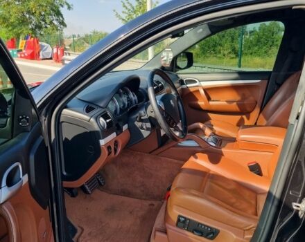 Черный Порше Каен Турбо, объемом двигателя 4.8 л и пробегом 185 тыс. км за 12500 $, фото 4 на Automoto.ua