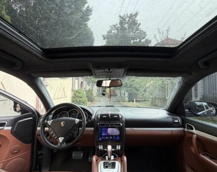 Черный Порше Каен Турбо, объемом двигателя 4.8 л и пробегом 302 тыс. км за 8500 $, фото 14 на Automoto.ua