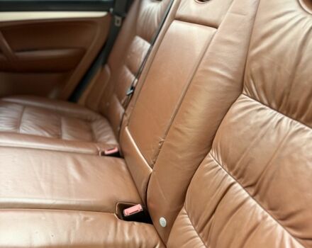 Черный Порше Каен Турбо, объемом двигателя 4.8 л и пробегом 302 тыс. км за 8500 $, фото 12 на Automoto.ua