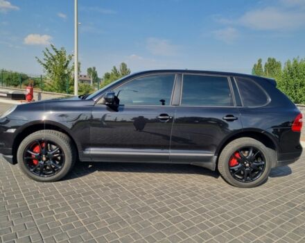 Черный Порше Каен Турбо, объемом двигателя 4.8 л и пробегом 185 тыс. км за 12500 $, фото 1 на Automoto.ua