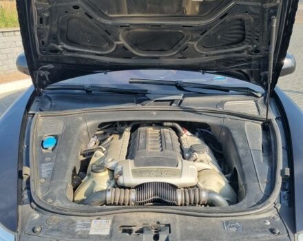 Черный Порше Каен Турбо, объемом двигателя 4.8 л и пробегом 185 тыс. км за 12500 $, фото 7 на Automoto.ua