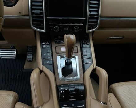 Чорний Порше Cayenne Turbo, об'ємом двигуна 4.8 л та пробігом 136 тис. км за 26000 $, фото 3 на Automoto.ua