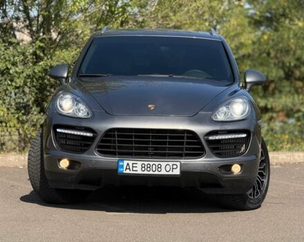 Серый Порше Каен Турбо, объемом двигателя 4.8 л и пробегом 225 тыс. км за 14200 $, фото 2 на Automoto.ua