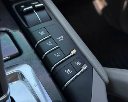 Серый Порше Каен Турбо, объемом двигателя 4.8 л и пробегом 225 тыс. км за 14200 $, фото 21 на Automoto.ua