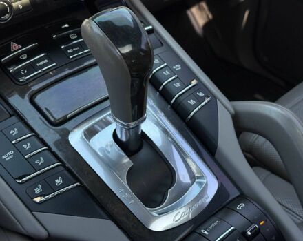 Серый Порше Каен Турбо, объемом двигателя 4.8 л и пробегом 225 тыс. км за 14200 $, фото 20 на Automoto.ua