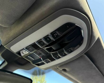 Серый Порше Каен Турбо, объемом двигателя 4.8 л и пробегом 225 тыс. км за 14200 $, фото 23 на Automoto.ua