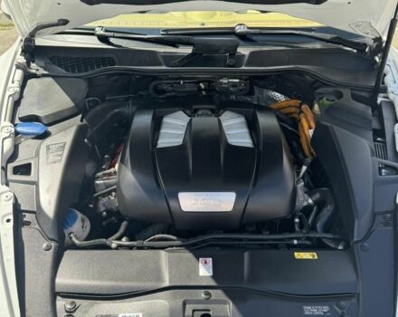 Белый Порше Каен, объемом двигателя 3 л и пробегом 187 тыс. км за 22000 $, фото 6 на Automoto.ua