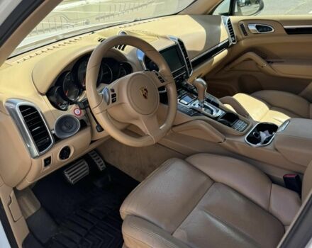 Белый Порше Каен, объемом двигателя 3 л и пробегом 187 тыс. км за 22000 $, фото 2 на Automoto.ua