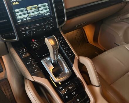 Білий Порше Cayenne, об'ємом двигуна 3.6 л та пробігом 95 тис. км за 39000 $, фото 4 на Automoto.ua
