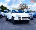 Білий Порше Cayenne, об'ємом двигуна 3.2 л та пробігом 260 тис. км за 4999 $, фото 1 на Automoto.ua