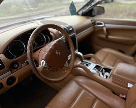 Белый Порше Каен, объемом двигателя 1.9 л и пробегом 250 тыс. км за 3499 $, фото 4 на Automoto.ua