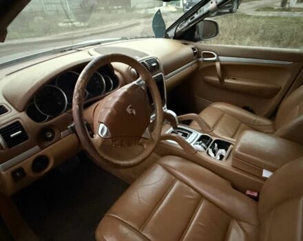 Белый Порше Каен, объемом двигателя 1.9 л и пробегом 250 тыс. км за 3499 $, фото 7 на Automoto.ua