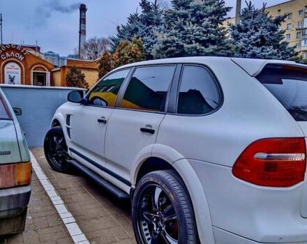 Белый Порше Каен, объемом двигателя 4.8 л и пробегом 270 тыс. км за 9500 $, фото 2 на Automoto.ua