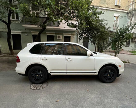 Белый Порше Каен, объемом двигателя 4.8 л и пробегом 177 тыс. км за 9700 $, фото 1 на Automoto.ua