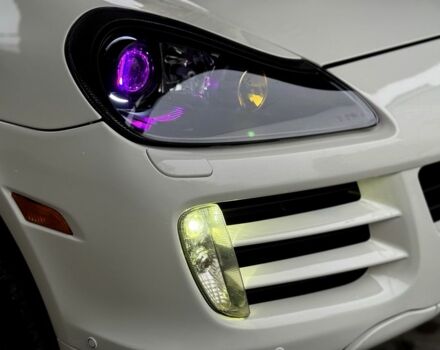 Белый Порше Каен, объемом двигателя 4.8 л и пробегом 350 тыс. км за 7500 $, фото 8 на Automoto.ua