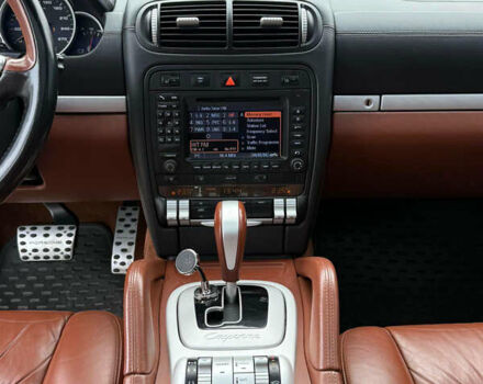 Білий Порше Cayenne, об'ємом двигуна 4.81 л та пробігом 160 тис. км за 9500 $, фото 4 на Automoto.ua