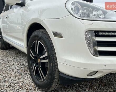 Білий Порше Cayenne, об'ємом двигуна 3.6 л та пробігом 169 тис. км за 13699 $, фото 20 на Automoto.ua