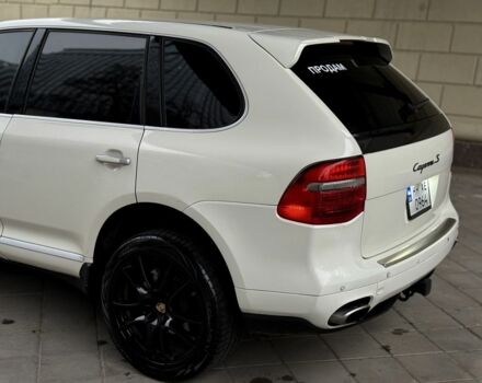 Белый Порше Каен, объемом двигателя 4.8 л и пробегом 350 тыс. км за 7500 $, фото 10 на Automoto.ua